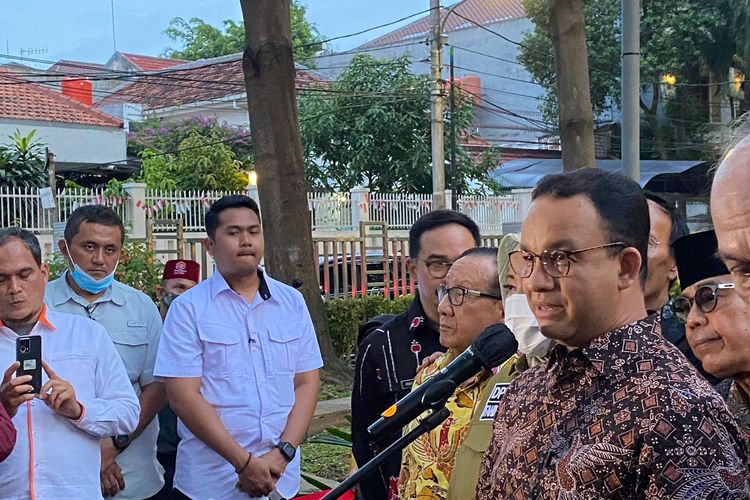 Gubernur DKI Jakarta Anies Baswedan ketika meresmikan relokasi Tugu 66 di Taman Menteng, Jakarta Pusat, Rabu (5/11/2022).