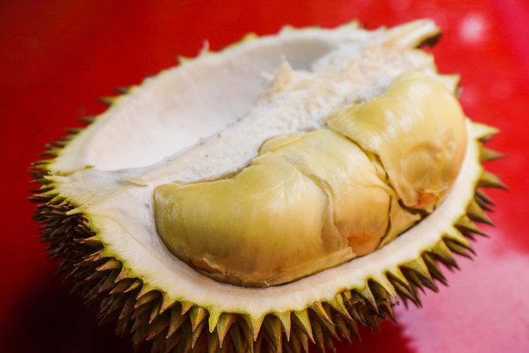 Ilustrasi Durian, mengapa bau durian menyengat. 