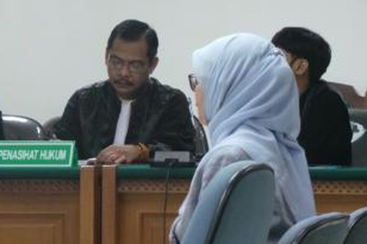Chairun Nisa saat menjalani persidangannya di Pengadilan Tipikor, Jakarta, 8 Januari 2014.