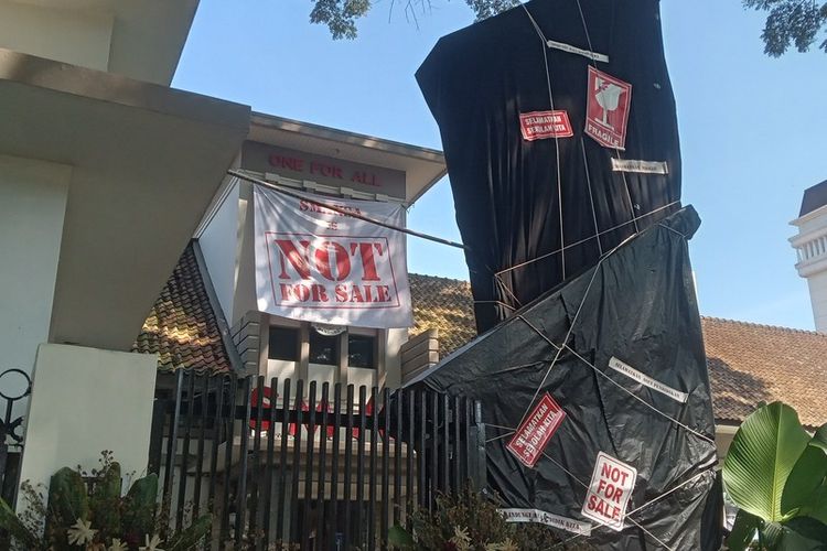 Rayakan Hari pendidikan Nasional, SMAN 1 Bandung gelar mimbar sekolah ekspresikan diri atas kondisi putusan PTUN yang mengabulkan gugatan PLK, Jumat (2/5/2025).