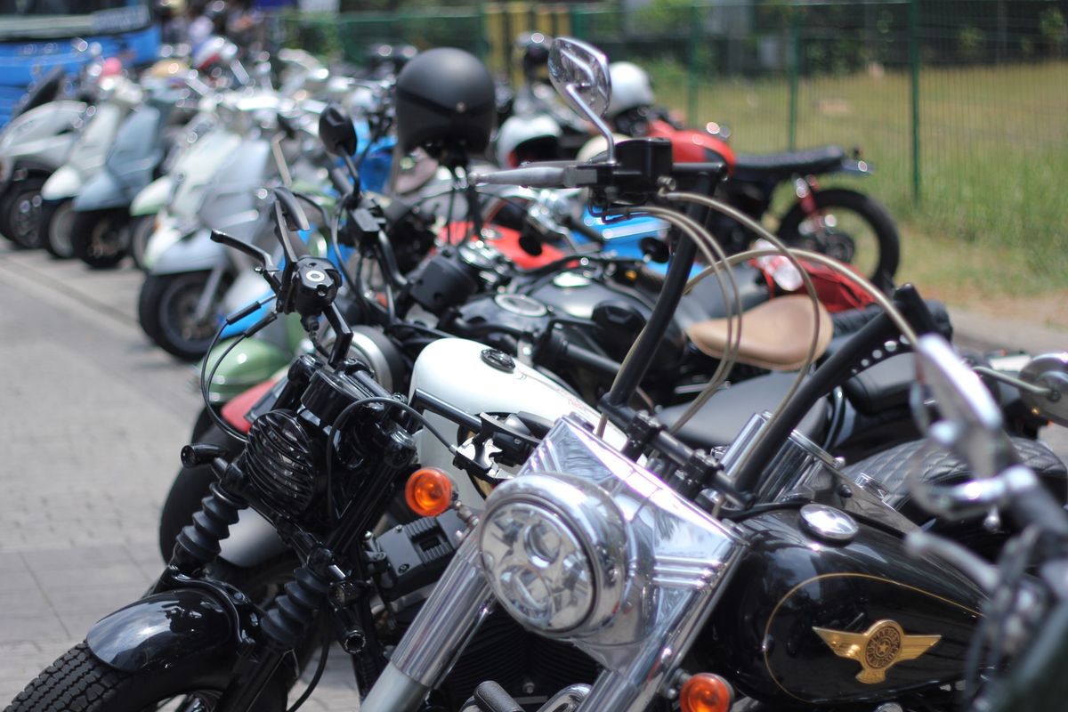 Sederet motor gede (moge) yang ikut meramaikan Distinguished Gentlemans Ride (DGR) pada 30 September 2018, bersama motor lawas dan custome.