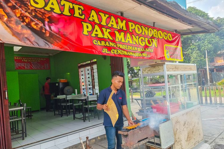 Sate Ponorogo Pak Mangun Dekat Bandara Adi Soemarmo, Boyolali.