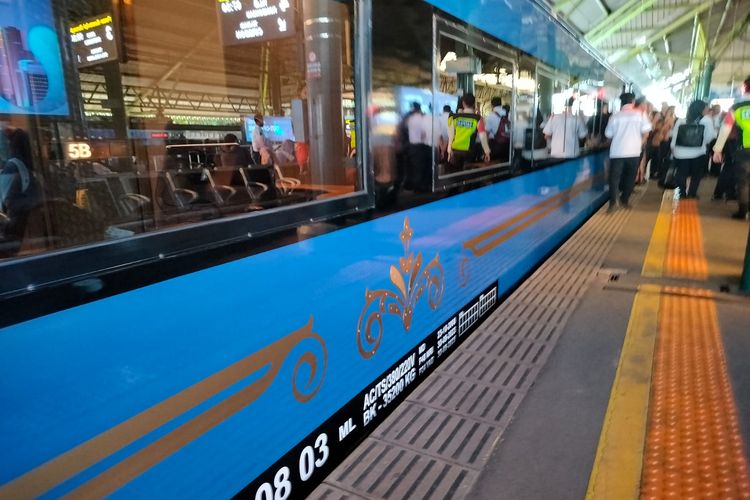 KAI menghadirkan pengalaman perjalanan mewah menggunakan Kereta Api Anjasmoro Suites Class Compartment relasi Gambir-Surabaya Pasar Turi PP mulai 24 Maret 2025.