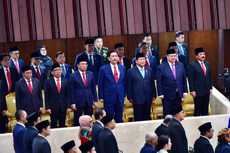 Jajaran menteri Kabinet Indonesia Maju menghadiri acara Pidato Kenegaraan Sidang Tahunan di DPR/MPR, Jumat (16/8/2024).
