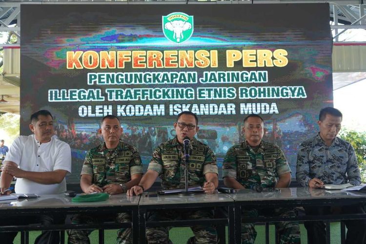 Foto dok humas kodam IM. Kodam Iskandar Muda menggelar konferensi pers pengungkapan jaringan illegal traficking etnis rohingya, Sabtu (28/01/2023) *** Local Caption *** Banda Aceh
