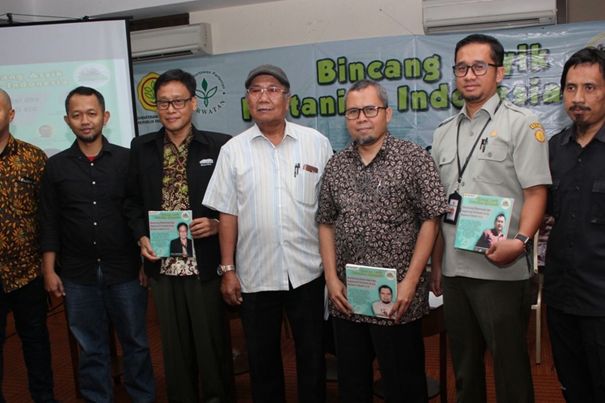 Narasumber dalam Bincang Asyik Pertanian Indonesia (BAKPIA). Acara kerja sama antara Forum Wartawan Pertanian (FORWATAN) dan Kementerian Pertanian RI berbincang mengenai Mendorong Modernisasi dan Regenerasi Pertanian di Era Revolusi Industri, di Sentul City, Jawa Barat, Senin (18 Maret 2019).