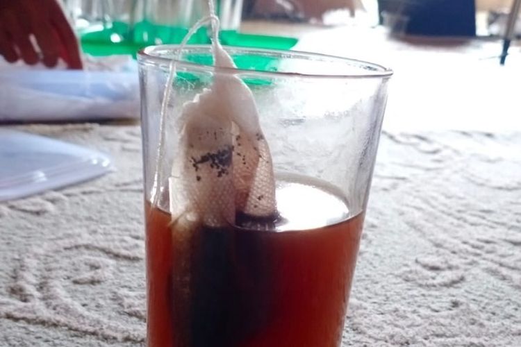 KKN Universitas Negeri Yogyakarta (UNY) inovasi kopi herbal tanpa kafein dari biji pepaya.