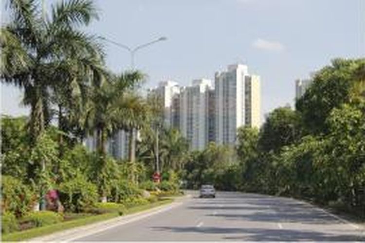 Ecopark, perumahan skala kota seluas 500 hektar, mengacu pada prinsip pengembangan hijau berkelanjutan. Tampak dalam gambar apartemen Rung Co yang dikelilingi infrastruktur memadai dan berkualitas tinggi, serta area hijau pada Selasa (19/5/2015).