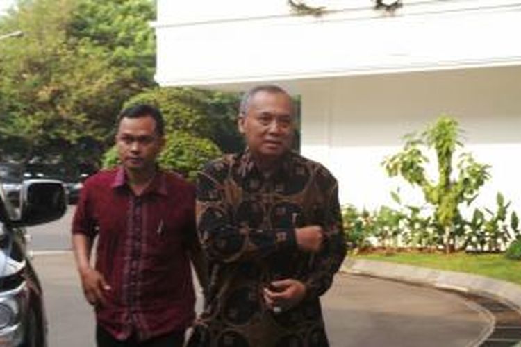 Mantan Wakil Kepala Badan Intelijen Negara As'ad Said Ali mendatangi Kompleks Istana Kepresidenan, Jakarta, Jumat (24/10/2014).