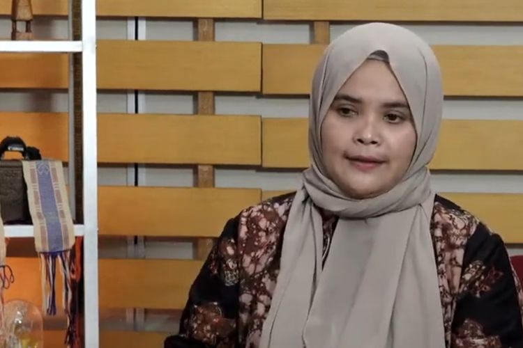 Koordinator Divisi Pencegahan, Partisipasi Masyarakat dan Hubungan Masyarakat Bawaslu Lolly Suhenty