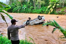 Mobil Polisi Hanyut Terseret Air Bah Setinggi 1,5 Meter di Aceh Utara