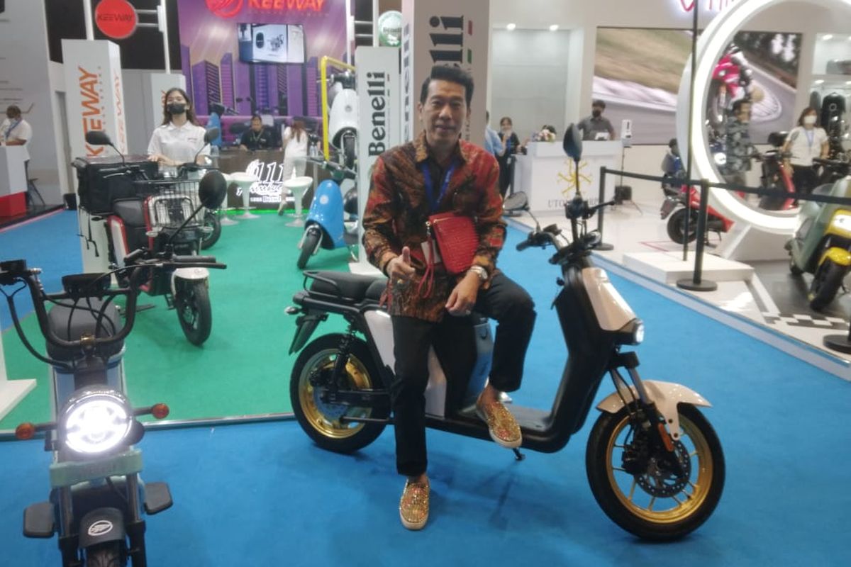 Keeway memperkenalkan dua sepeda motor listrik baru yaitu Keeway Citi Ezi dan Mini Ezi.