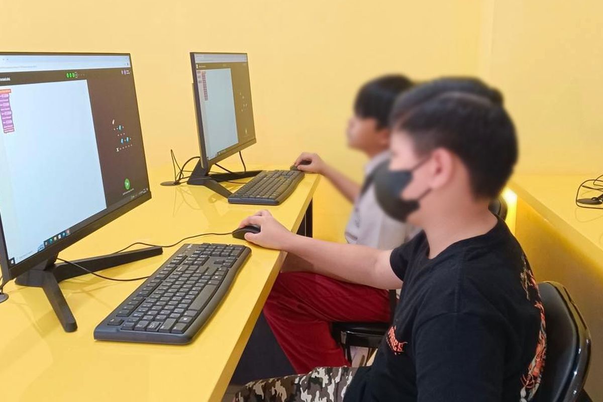 Sekolah pemrograman internasional Algorithmics kini hadir di Indonesia.