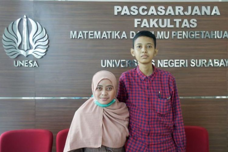 Peserta UTBK asal Jombang, Mohammad Naufal Hasqi tetap semangat dan fokus mengikuti UTBK SNBT 2023 di Unesa, pada Minggu (14/5/2023).