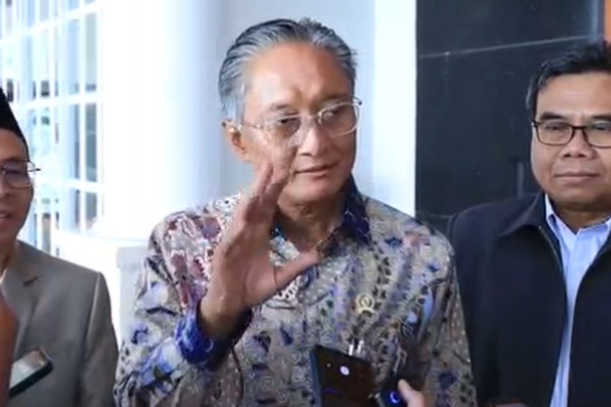 Menteri Pekerjaan Umum (PU), Dodi Hanggodo di Unair Surabaya, Jumat (14/11/2025).