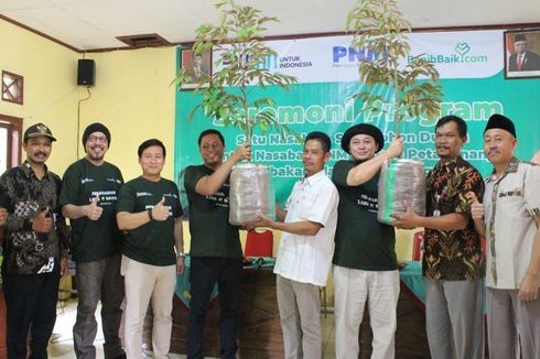 Tanam 1.000 Bibit Durian, PNM Hijaukan Ekonomi Tiga Desa di Banyumas