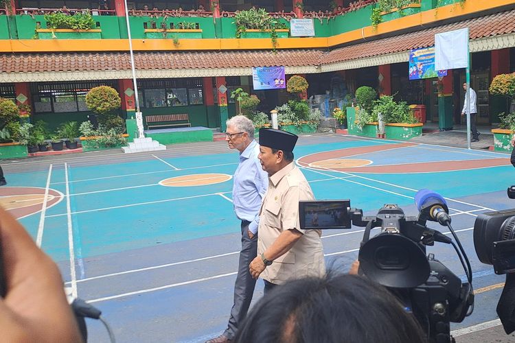 Prabowo dan Bill Gates Tiba di SD Kawasan Jaktim, Tinjau MBG