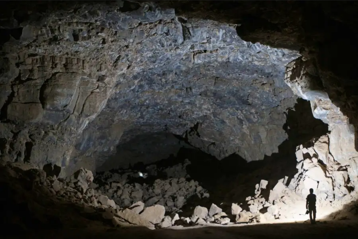 Terowongan gunung berapi yang jadi tempat tinggal manusia purba selama ribuan tahun
