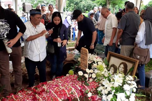 Yanti Noor Minta Dimakamkan Satu Pusara dengan Chrisye Sejak Dua Tahun Lalu