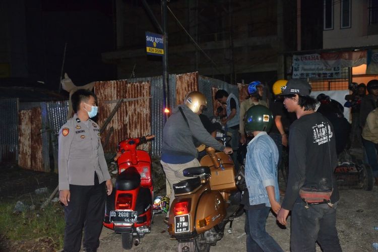 Kepolisian Resor Luwu Timur, Sulawesi Selatan, Sabtu (27/03/2021) malam, membubarkan Komunitas Motor Vespa (Scooters Community) yang berencana menggelar acara di Malili, Kabupaten Luwu Timur.