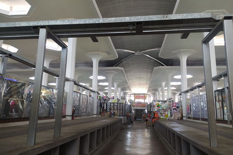 Pasar Johar Semarang akan dibuka hingga malam