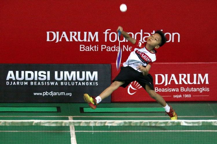 Sebanyak 68 pebulutangkis muda dari enam kategori yakni U-11 Putra, U-11 Putri, U-13 Putra, U-13 Putri, U-15 Putra, dan U-15 Putri, akan kembali bertarung pada hari terakhir Audisi Umum Djarum Beasiswa Bulutangkis 2018 di GOR Hevindo, Balikpapan, Kalimantan Timur, Senin (16/4).