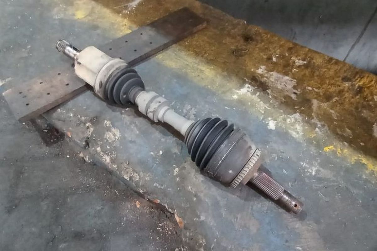 Drive Shaft menjadi satu-satunya komponen penggerak roda depan (FWD) 