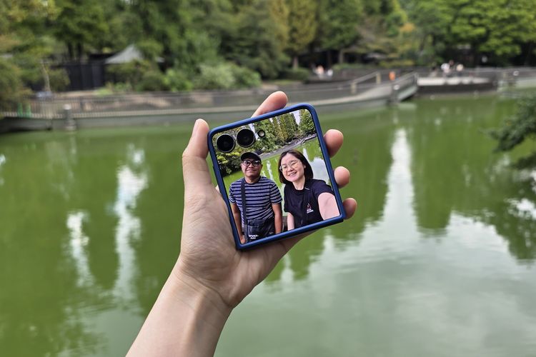 Hasil foto menggunakan kamera belakang Samsung Galaxy Z Flip 7 yang bisa dilakukan langsung di layar sekunder