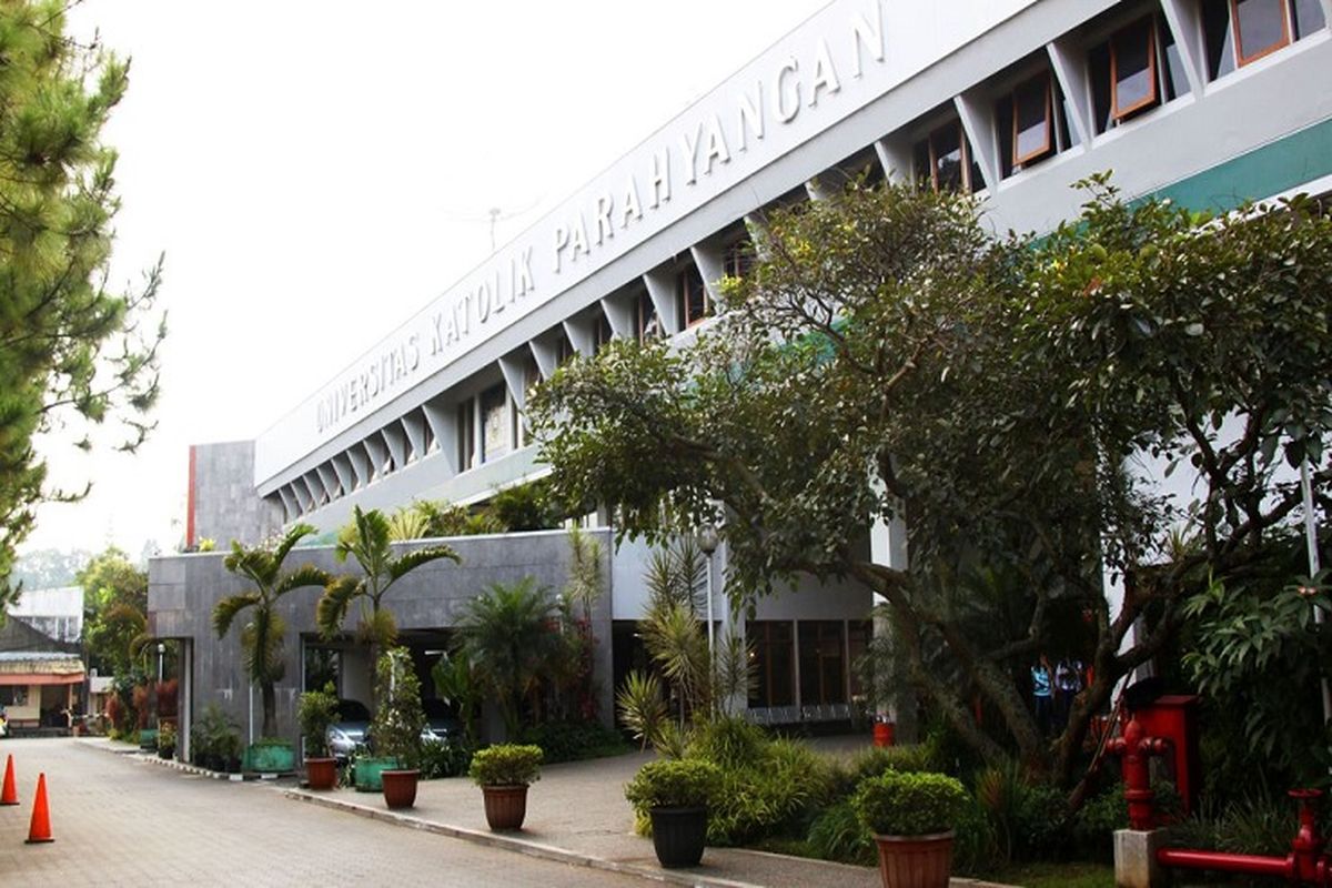 Gedung rektorat Universitas Katolik Parahyangan, Bandung 