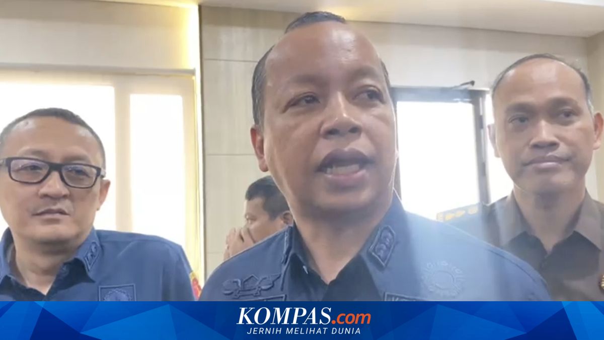 Kejati Sebut Nilai Barang Bukti Korupsi Lahan Transmigrasi di Kukar Capai Triliunan Rupiah ~WR

Klik untuk baca: