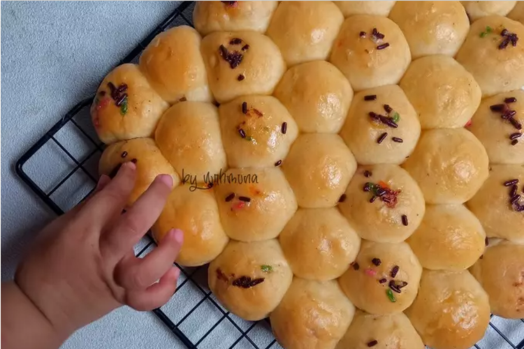 Bubble bread buatan Sobat Cookpad Munarwah @wrhmuna.