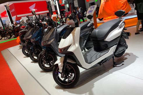 Daftar Harga Motor Listrik di Hari Terakhir IIMS 2023