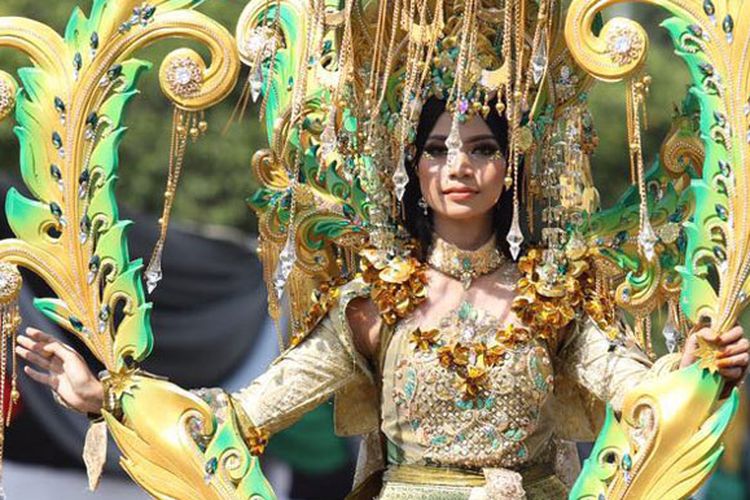 Jember Fashion Carnaval 2017 bertema Victory berlangsung di Alun-alun Kabupaten Jember, Jawa Timur, Minggu (13/8/2017). Hadir Presiden Joko Widodo dan Menteri Pariwisata Arief Yahya.