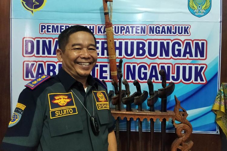 Sekretaris Dinas Perhubungan Kabupaten Nganjuk, Sujito, saat ditemui di kantornya, Jumat (22/4/2022)