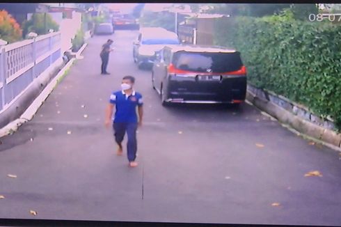 Hakim Soroti CCTV yang Perlihatkan Kodir ART Ferdy Sambo Mondar-mandir Usai Penembakan Brigadir J