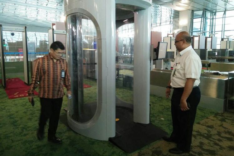 Automatic Body Check-In yang tersedia di Terminal 3 Ultimate, Bandara Soekarno-Hatta akan semakin memperkuat sistem keamanan sebelum penumpang menaiki pesawat, Kamis (27/04/2017).