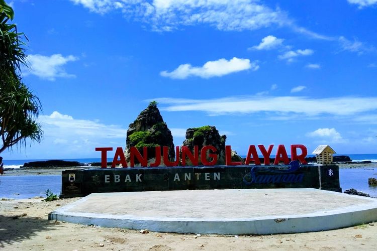 Pantai Tanjung Layar di Sawarna, Kabupaten Lebak.