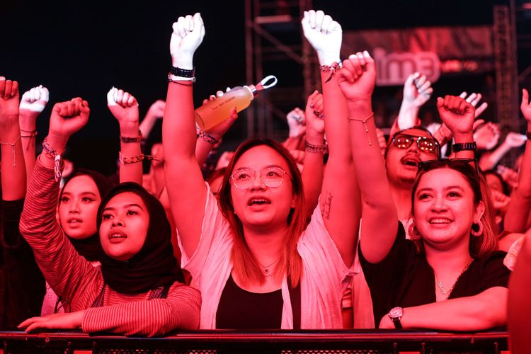 Foto stok: Antusias penonton konser