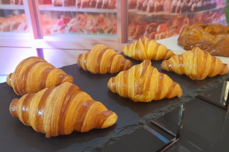 Signature Croissant yang dibuat menggunakan produk mentega dari Elle & Vire® Professionnel. 