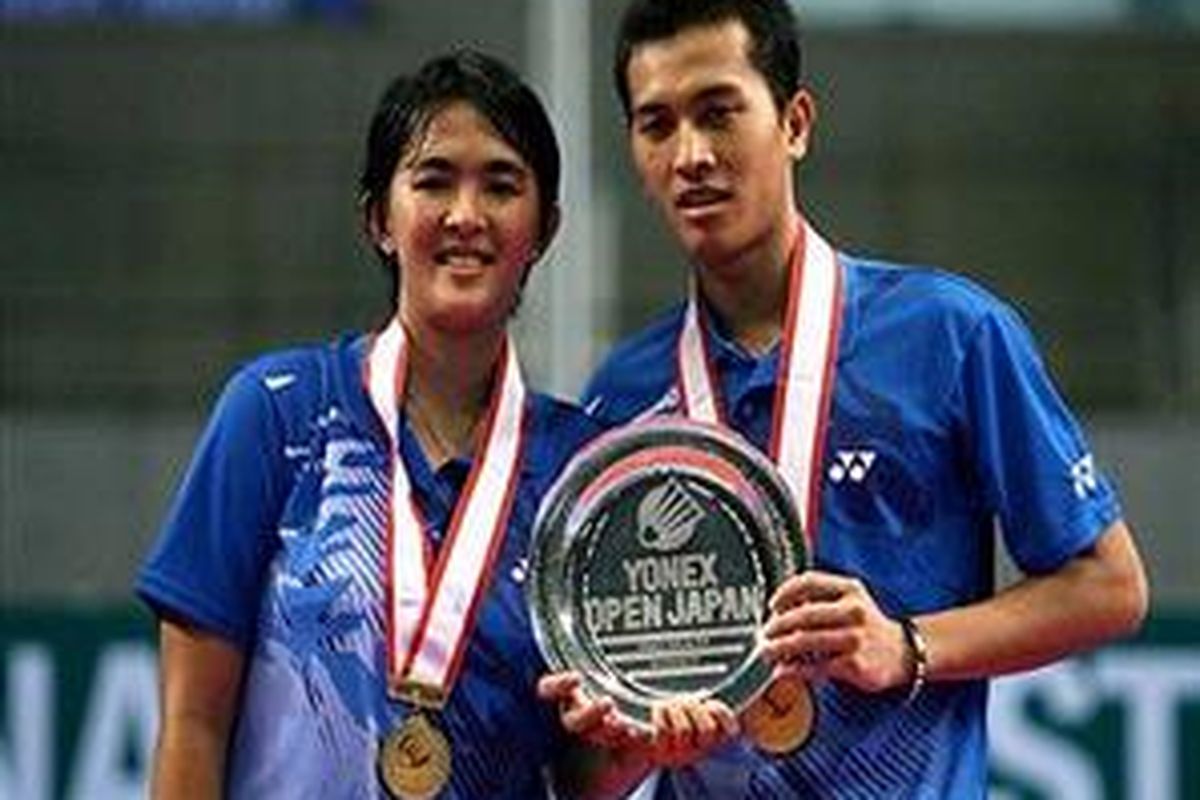 Muhammad Rijal (kanan) ketika masih berpasangan dengan Vita Marissa. Ini merupakan kenangan ketika mereka menjuarai Jepang Terbuka 2008, usai mengalahkan Nova Widianto/Liliyana Natsir.