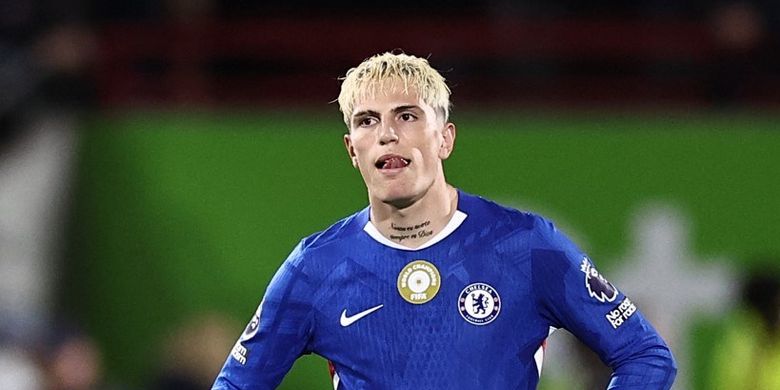 Penyerang sayap Chelsea, Alejandro Garnacho, bereaksi di akhir laga Liga Inggris antara Brentford dan Chelsea di Stadion Komunitas Gtech di London pada 13 September 2025.