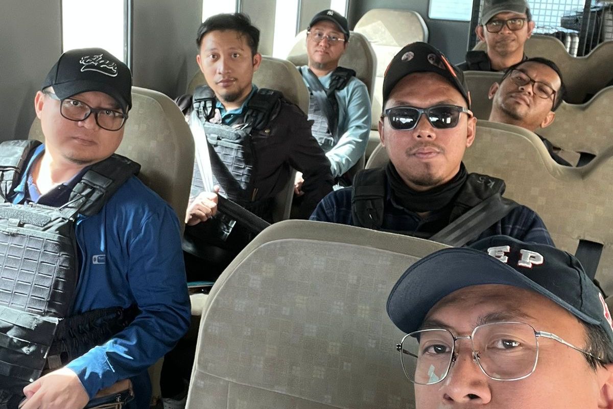 Tujuh perwira yang berhasil dievakuasi oleh PT Pertamina Internasional Eksplorasi dan Produksi (PIEP)  dari Basra, Irak dan telah mendarat di Jakarta, Senin (23/6/2025).