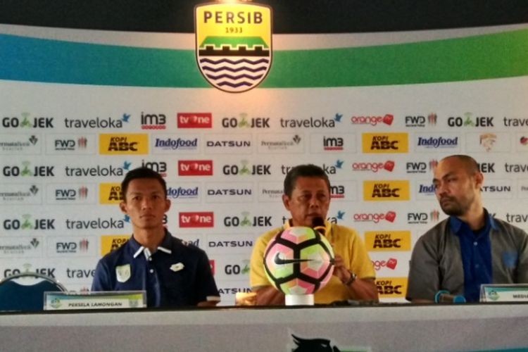Pelatih Persela Heri Kiswanto saat melakukan jumpa pers pra pertandingan kontra Persib Bandung di Graha Persib Jalan Sulanja, Selasa (11/7/2017)