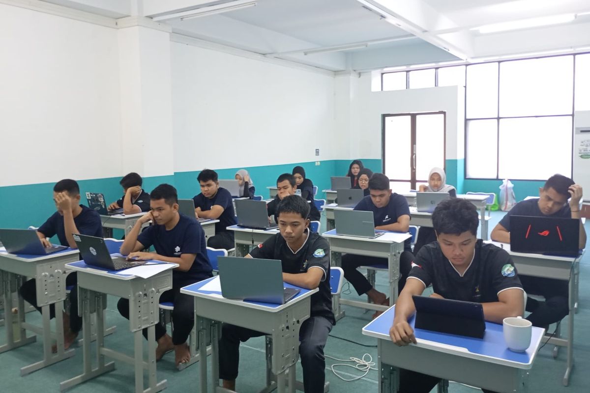 Akademi Prestasi menggabungkan teknologi digital dengan coaching personal dan sistem Try Out adaptif. 