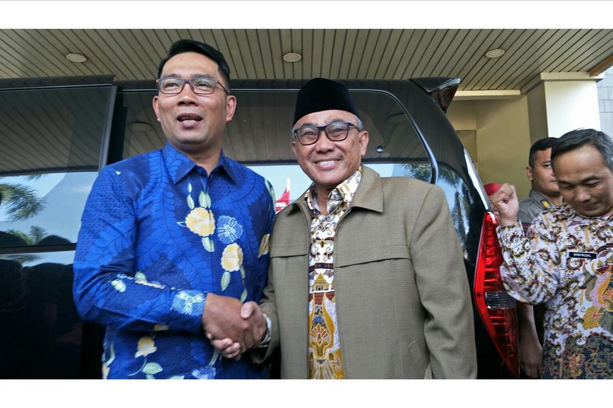 Gubernur Jawa Barat, Ridwan Kamil dan Wali Kota Depok, Mohammad Idris di Balai Kota Depok, Jalan Margonda, Depok,  Kamis (18/7/2019).