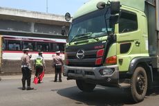 Hari Kedua Penerapan Ganjil Genap di Tol Japek, Arus Lalin Normal