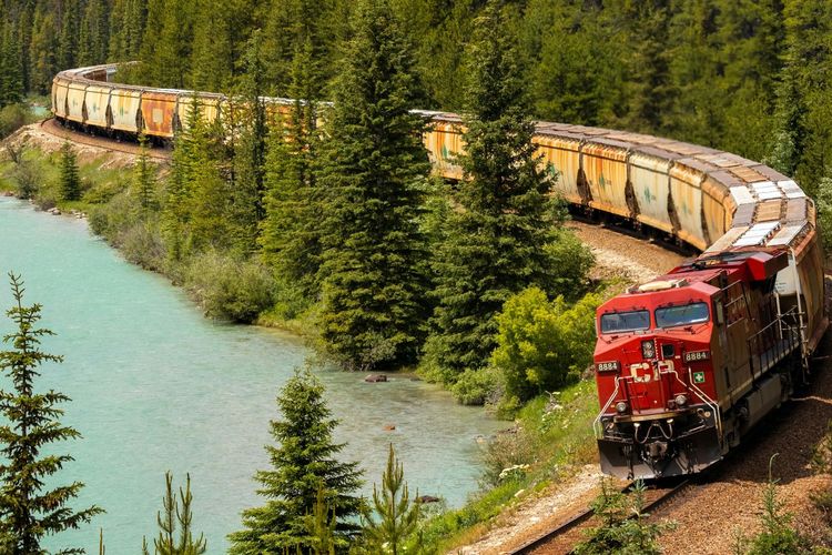 7 Perjalanan Kereta Paling Indah di Asia, Melintasi Hutan hingga Pegunungan Tibet