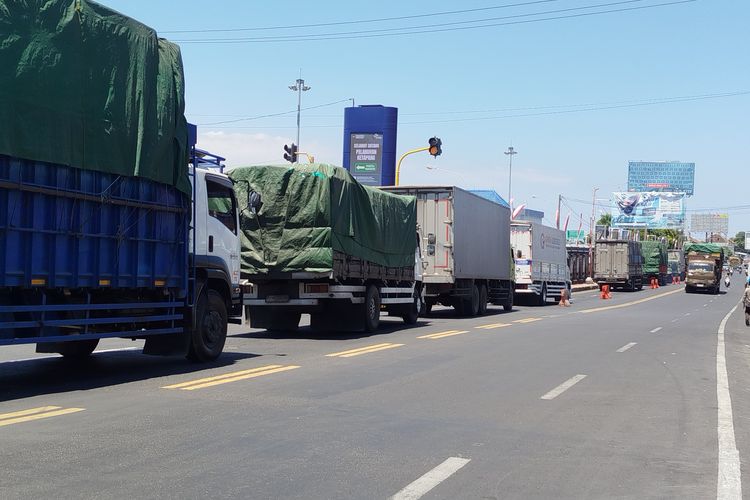 2 Dermaga Tak Beroperasi Optimal, Antrean di Pelabuhan Ketapang Tembus 15 Km