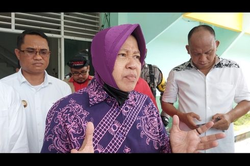 Geram Lihat Tim Tagana Sibuk Buat Konten di Lokasi Banjir, Tri Rismaharini: Ayo Bantu Ibu-ibu