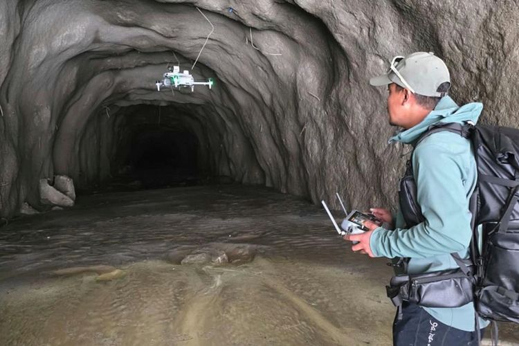 Drone Dikerahkan Cari Korban Banjir Nepal di Terowongan PLTA, Ini Hasilnya